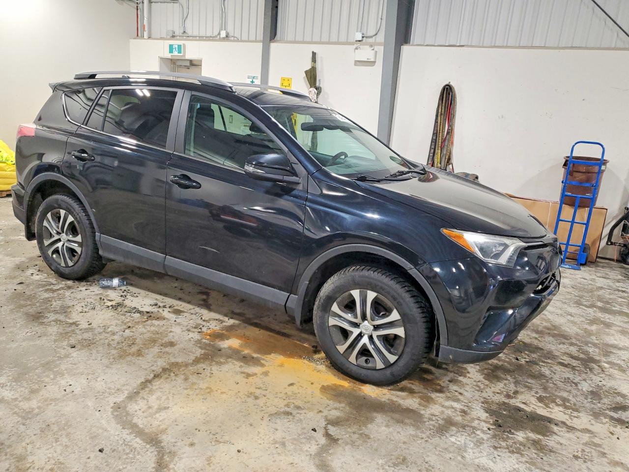 2017 TOYOTA RAV4 LE photo 7