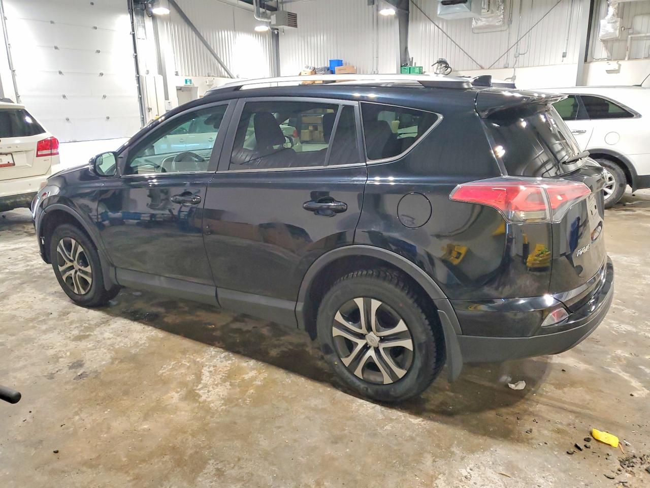 2017 TOYOTA RAV4 LE photo 3