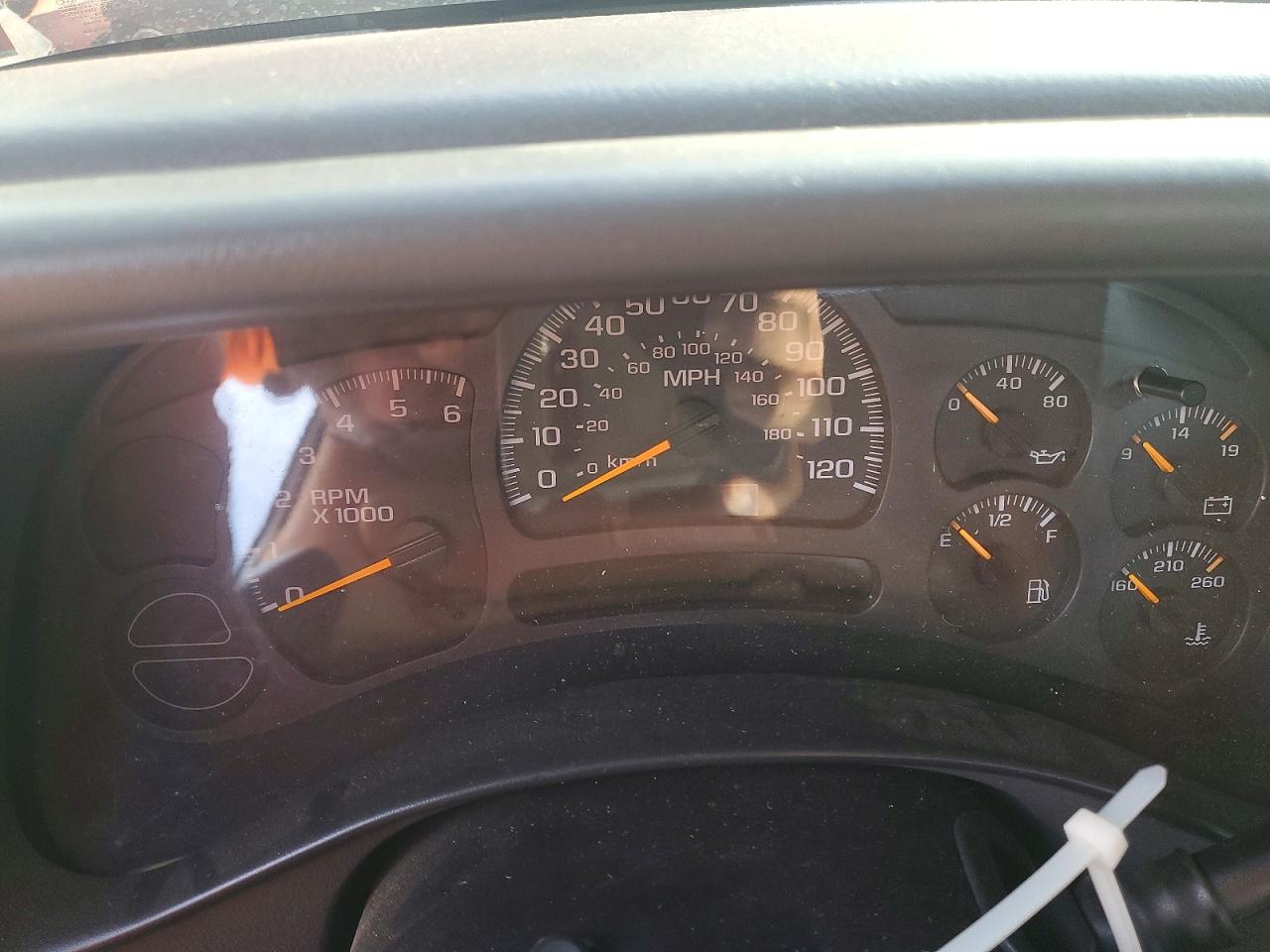 2004 CHEVROLET SILVERADO C1500 photo 25