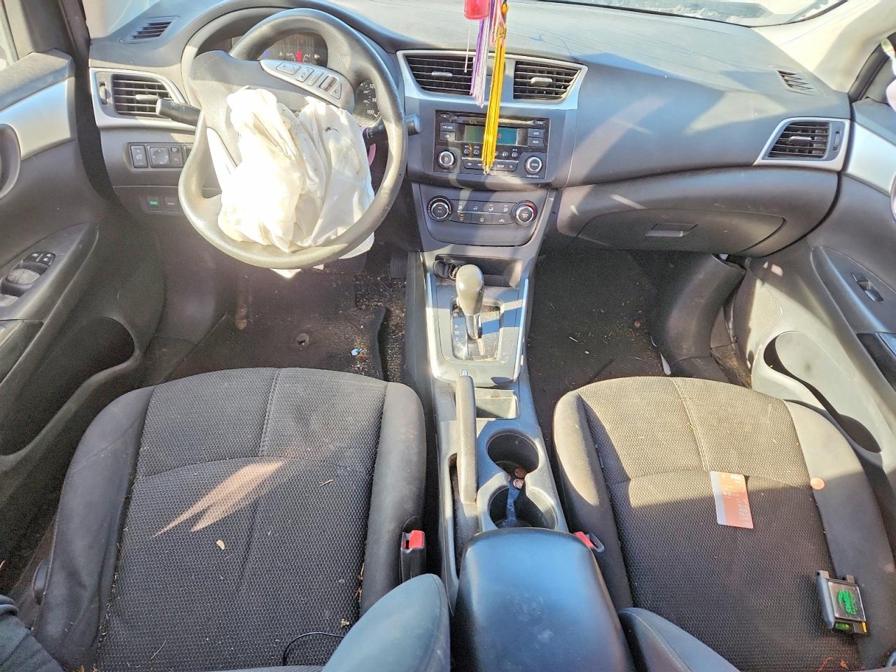 2016 NISSAN SENTRA S photo 8