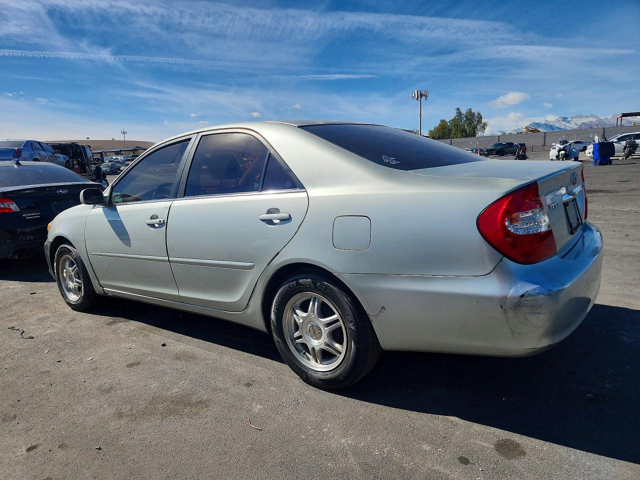 2003 TOYOTA CAMRY LE photo 3