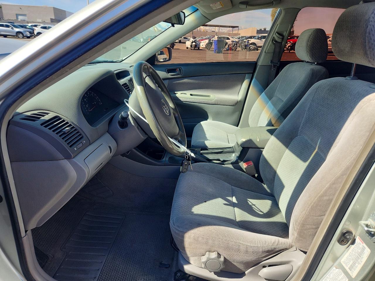 2003 TOYOTA CAMRY LE photo 13