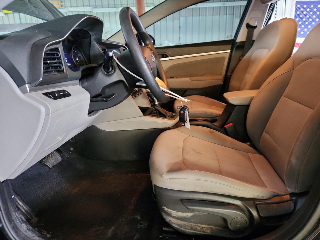 2020 HYUNDAI ELANTRA SEL photo 19