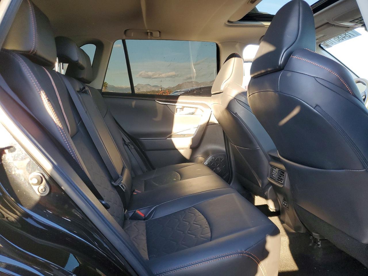 2022 TOYOTA RAV4 ADVENTURE photo 31