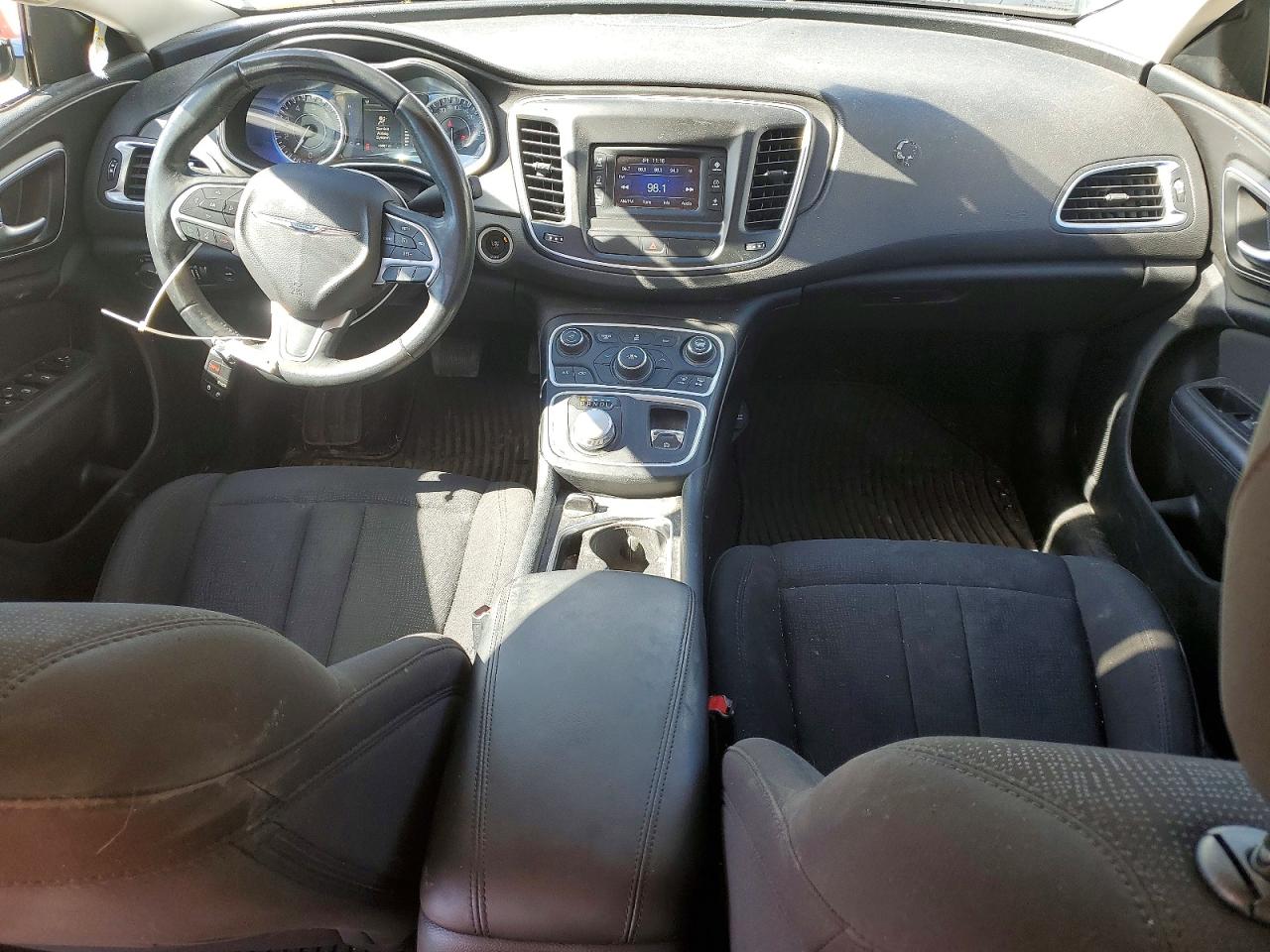 2016 CHRYSLER 200 LX photo 8