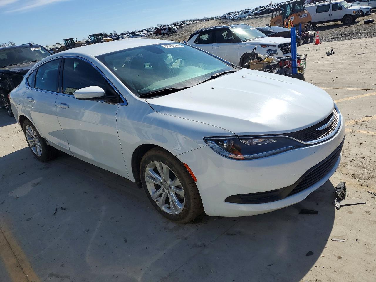 2016 CHRYSLER 200 LX photo 4