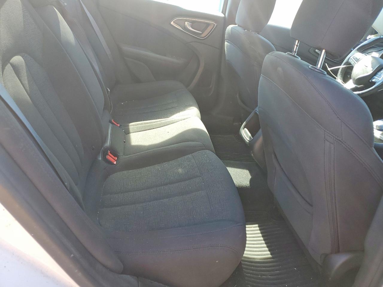 2016 CHRYSLER 200 LX photo 10