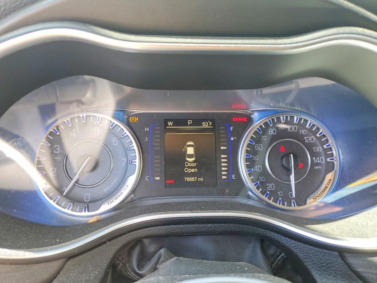 2016 CHRYSLER 200 LX photo 9