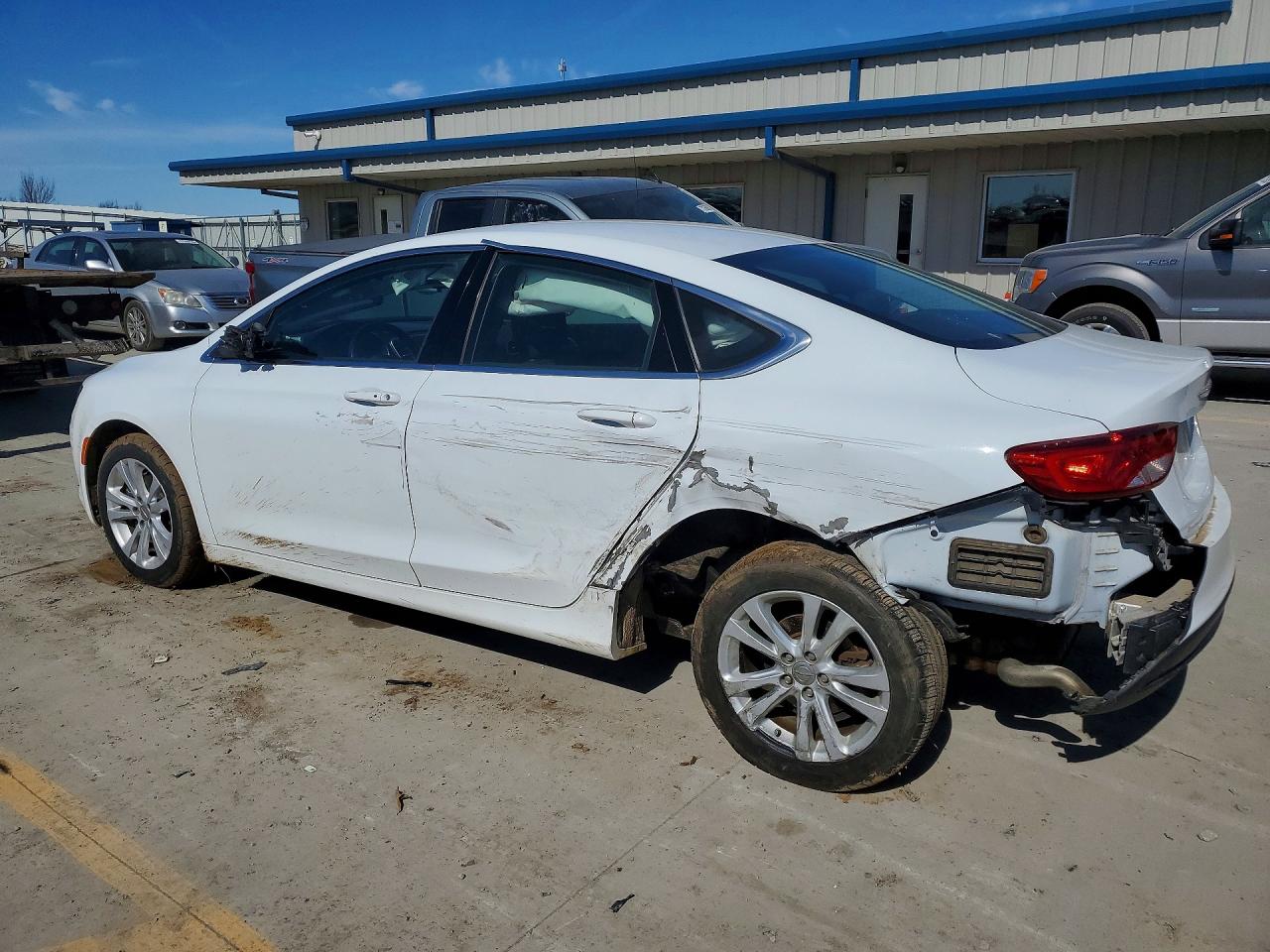 2016 CHRYSLER 200 LX photo 2