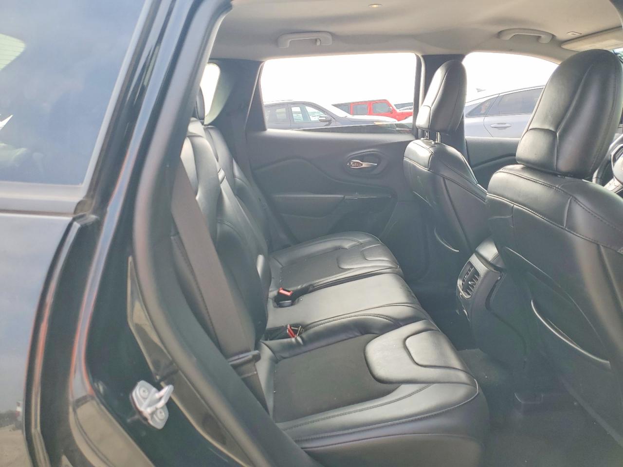2019 JEEP CHEROKEE LATITUDE PLUS photo 10