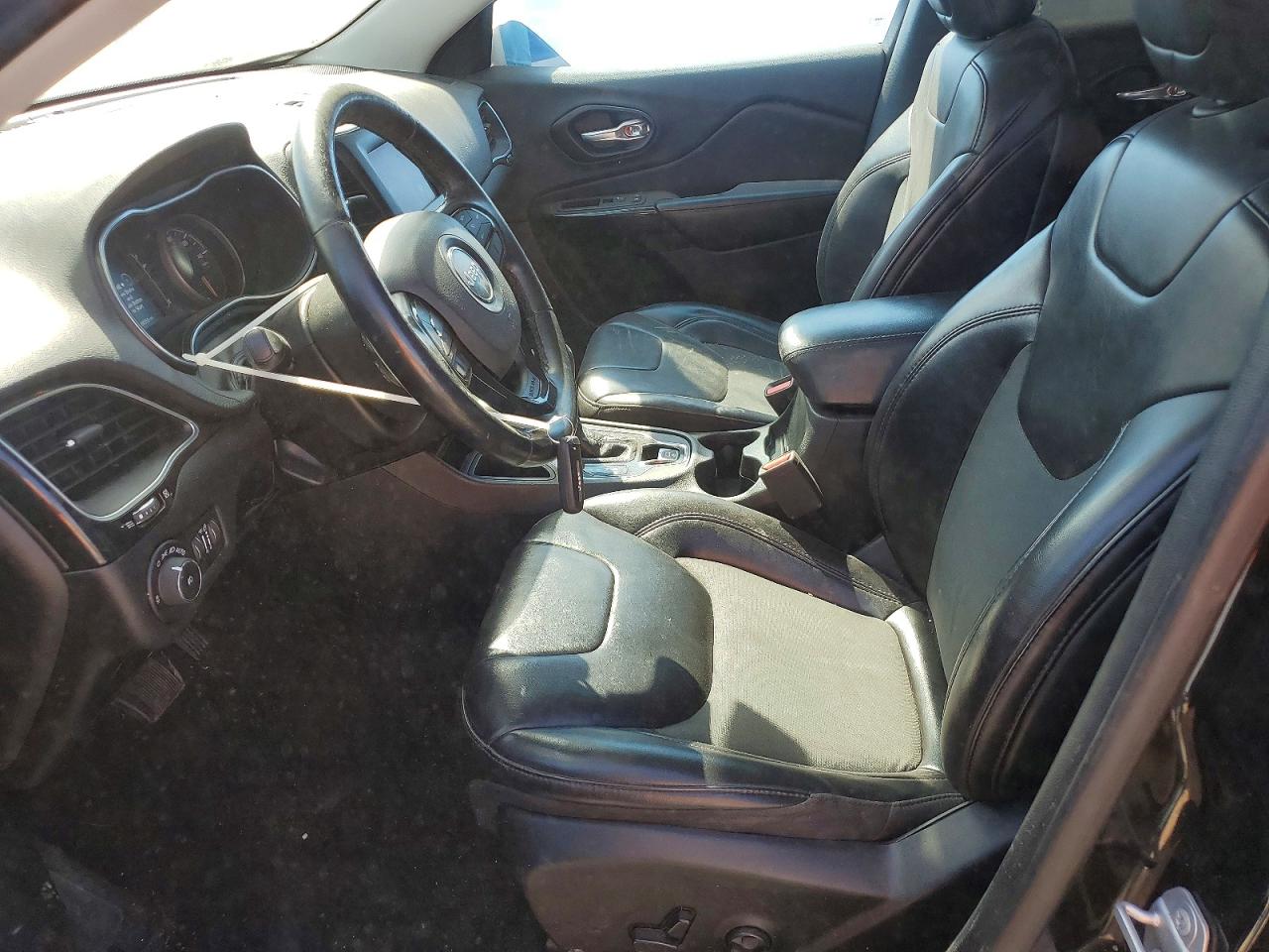 2019 JEEP CHEROKEE LATITUDE PLUS photo 7