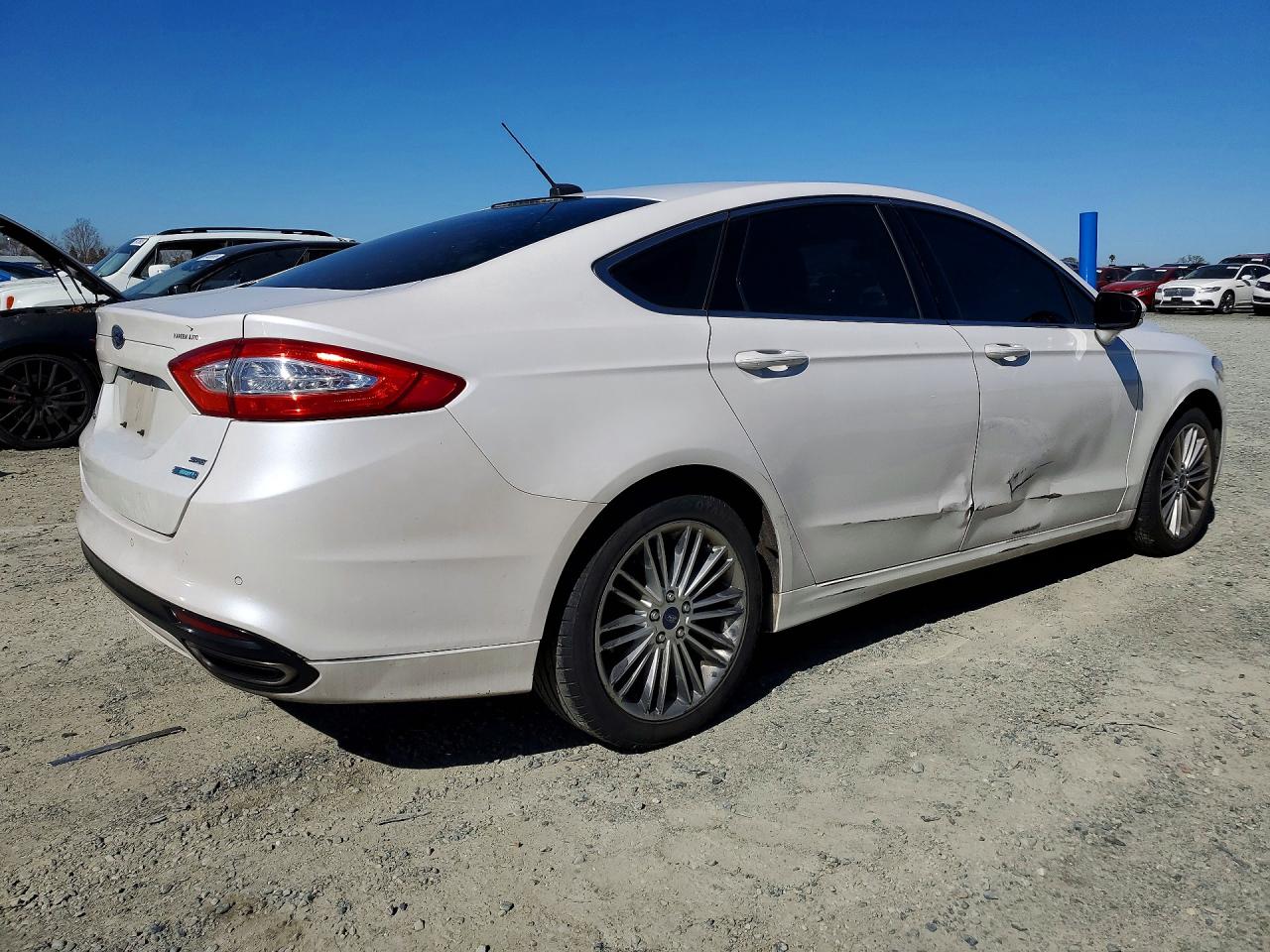 2016 FORD FUSION SE photo 3