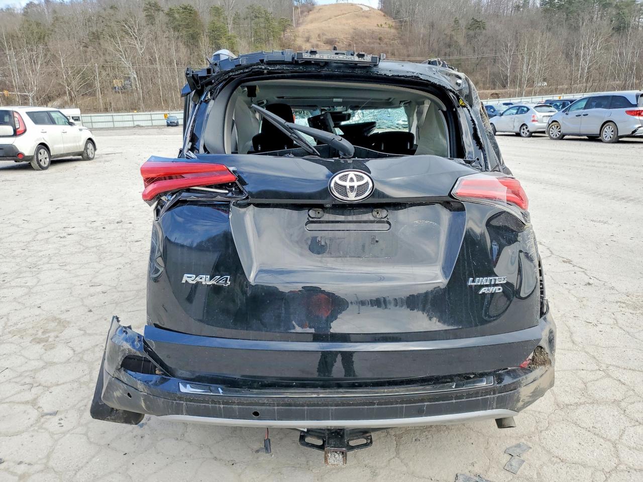 2018 TOYOTA RAV4 LIMITED photo 11