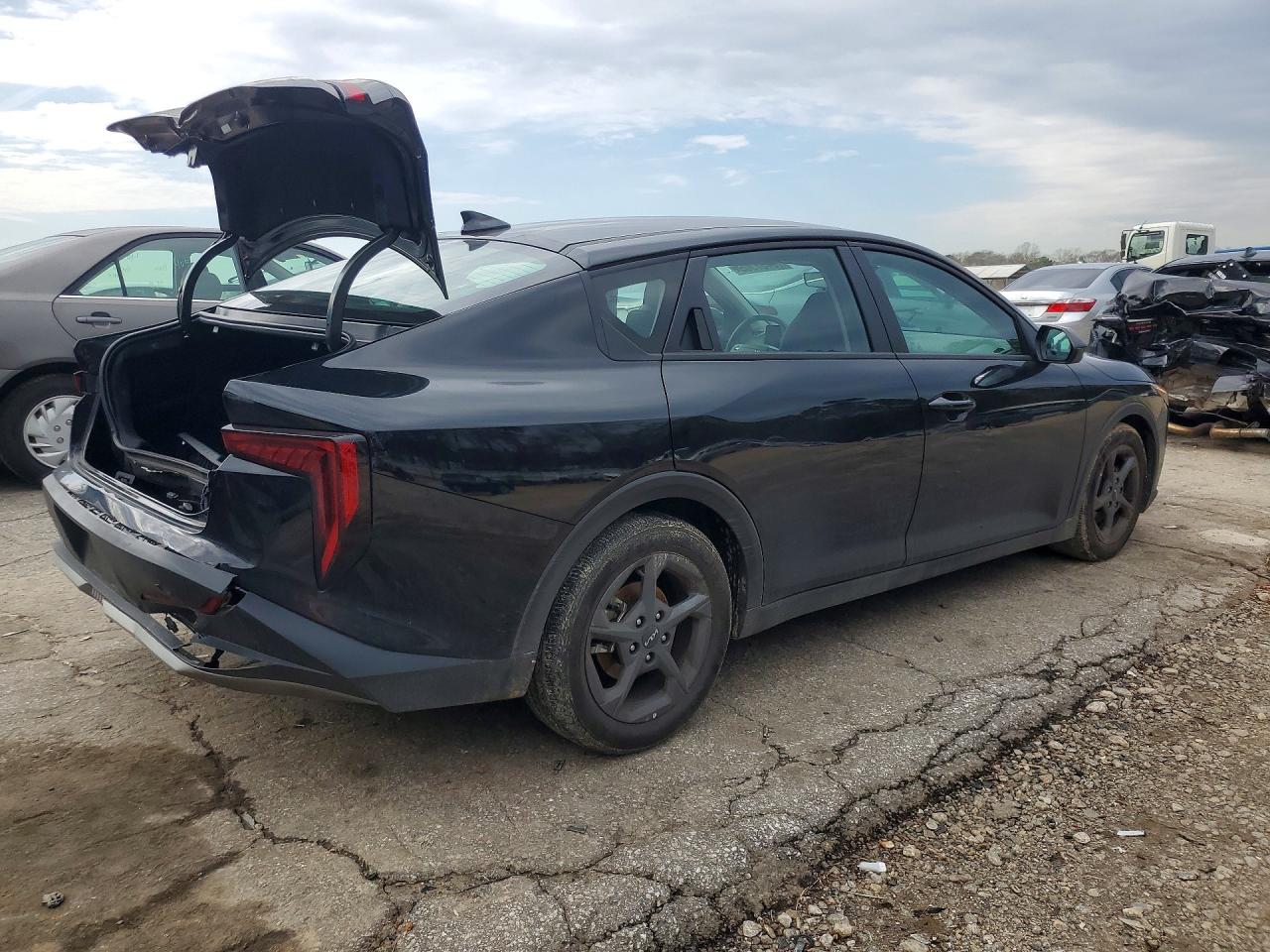 2025 KIA K4 photo 3