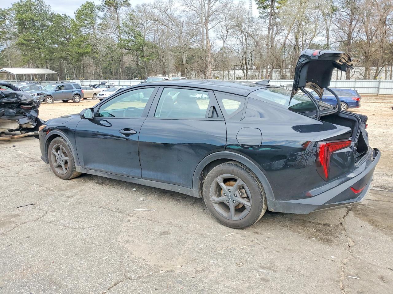 2025 KIA K4 photo 2