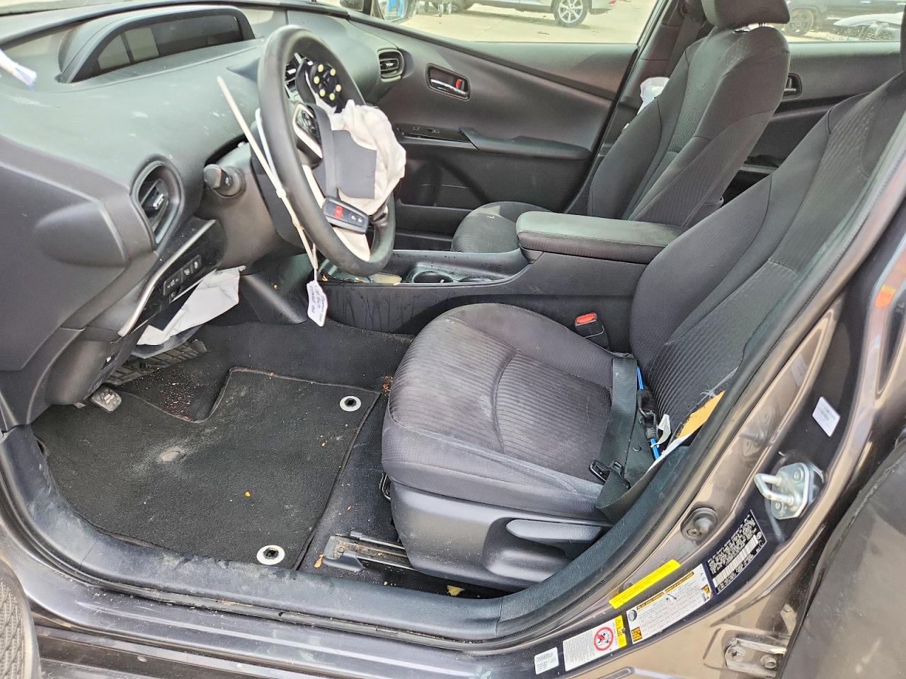 2018 TOYOTA PRIUS TWO photo 7