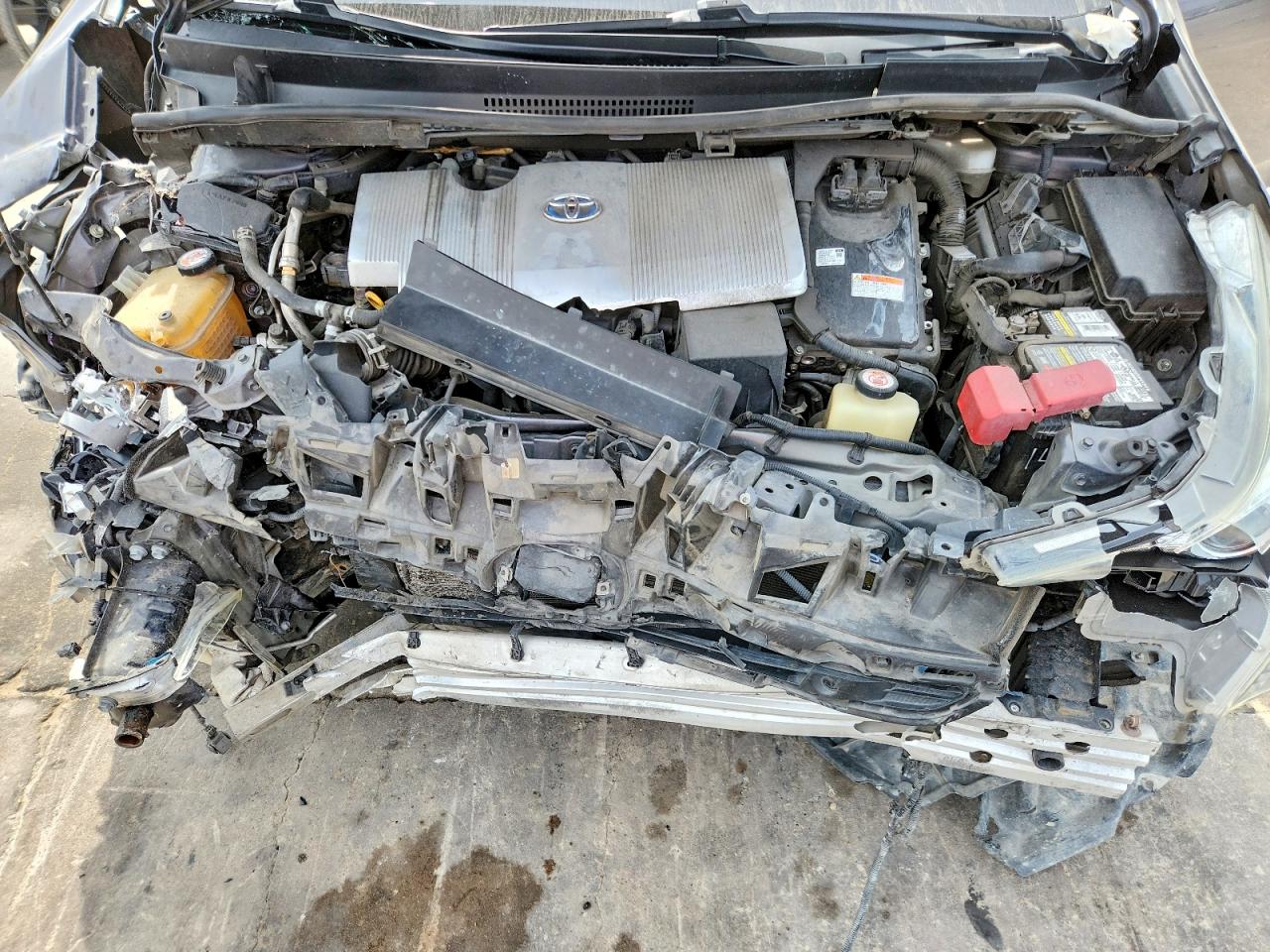 2018 TOYOTA PRIUS TWO photo 11