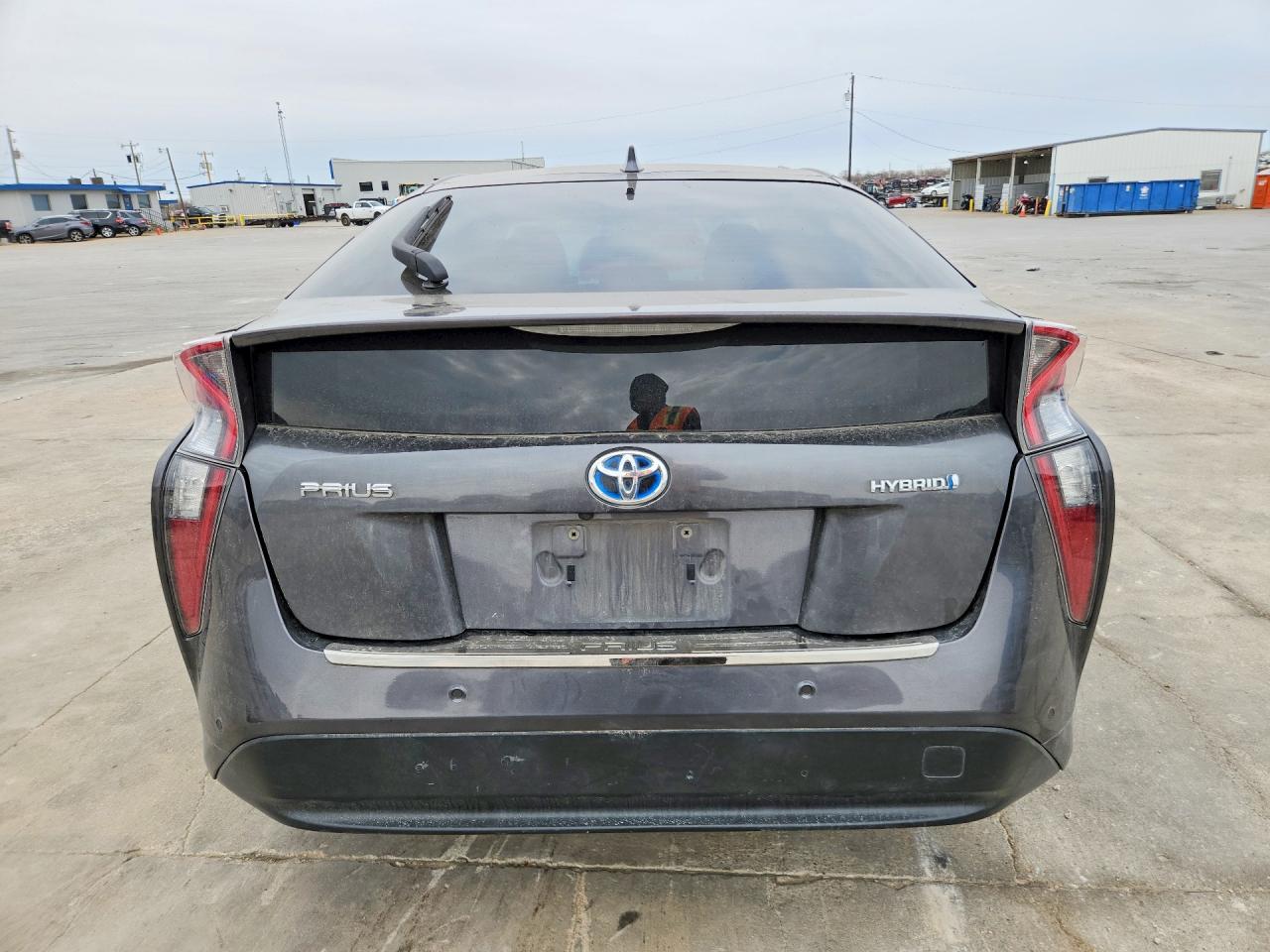 2018 TOYOTA PRIUS TWO photo 6