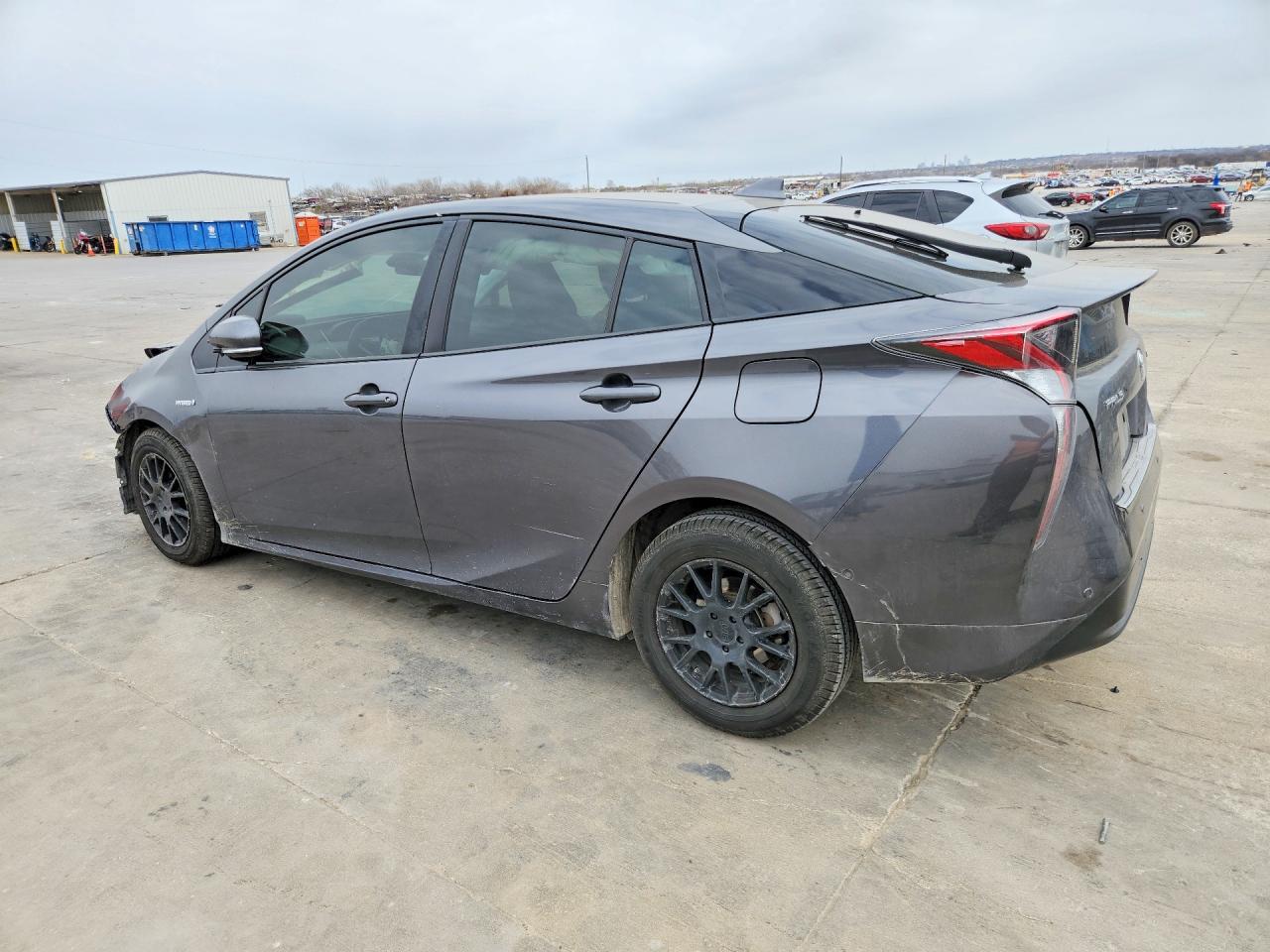 2018 TOYOTA PRIUS TWO photo 2