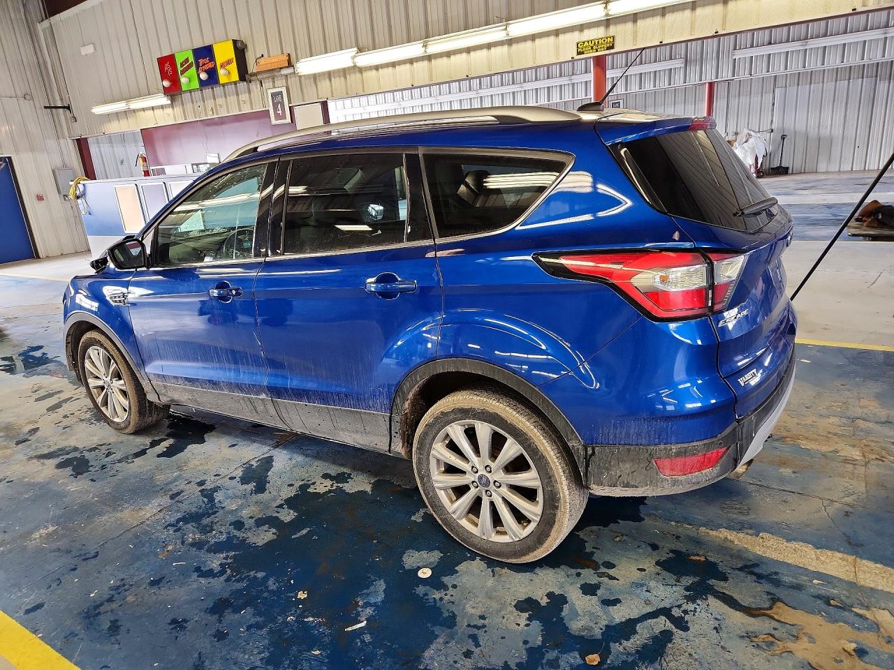 2017 FORD ESCAPE TITANIUM photo 2
