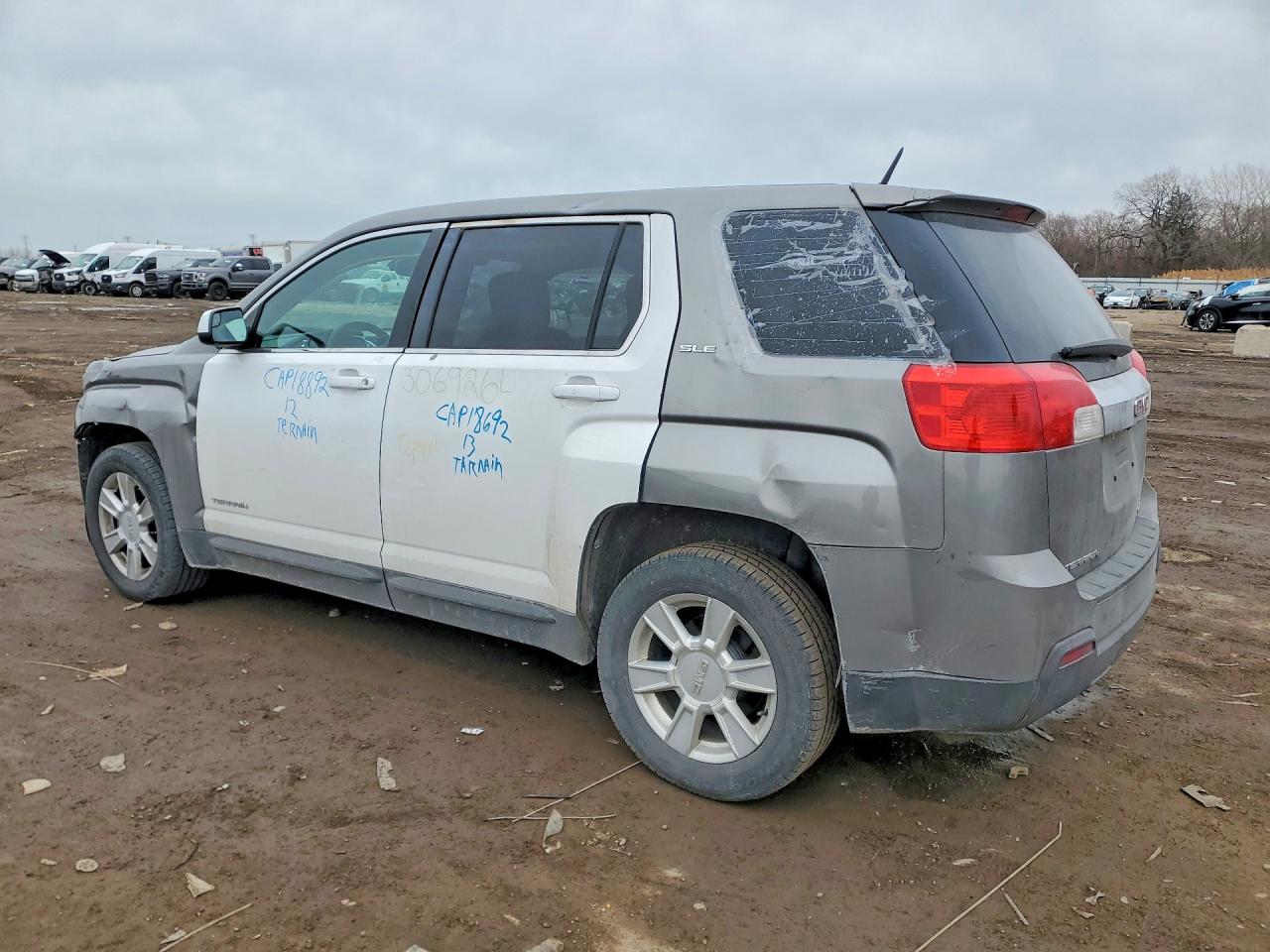2012 GMC TERRAIN SLE photo 2