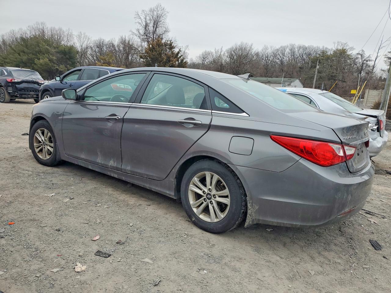 2013 HYUNDAI SONATA GLS photo 2