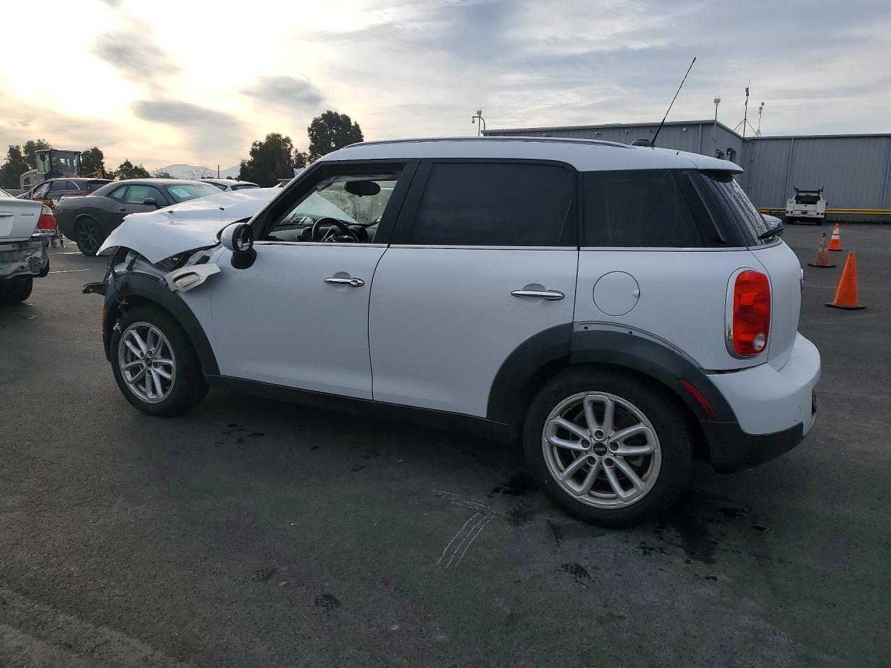 2014 MINI COOPER COUNTRYMAN photo 2