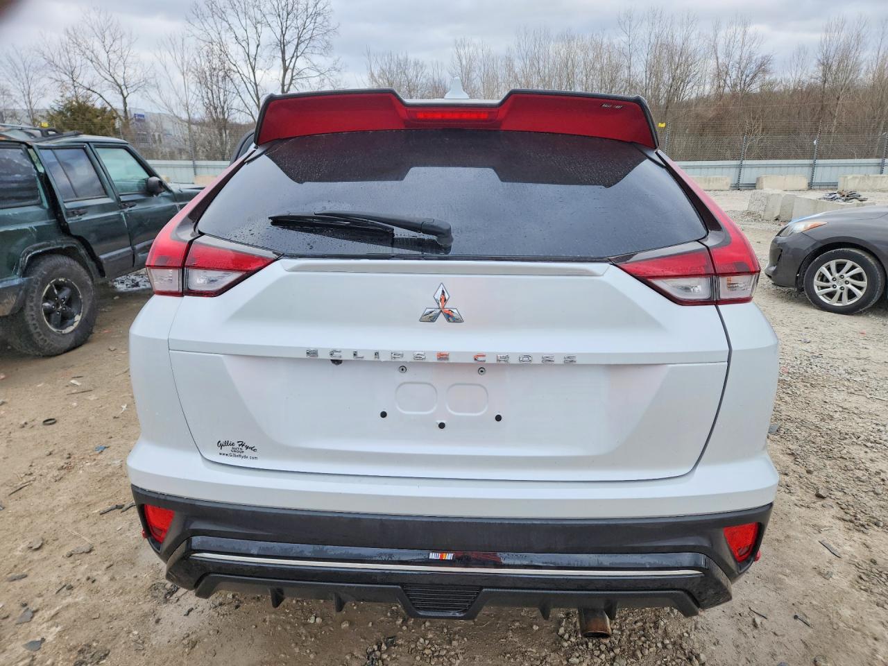 2023 MITSUBISHI ECLIPSE CROSS LE photo 6