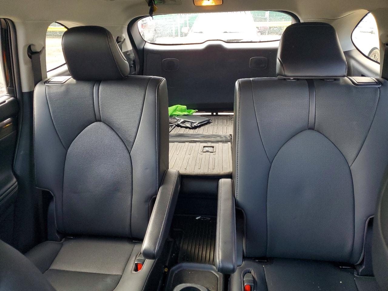 2021 TOYOTA HIGHLANDER HYBRID LIMITED photo 10