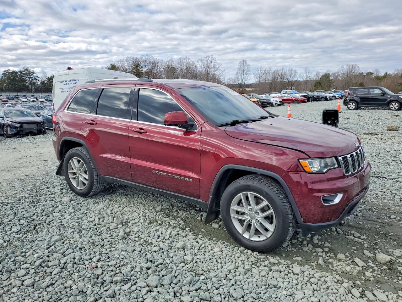 2018 JEEP GRAND CHEROKEE LAREDO photo 10