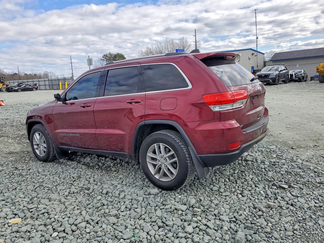 2018 JEEP GRAND CHEROKEE LAREDO photo 4