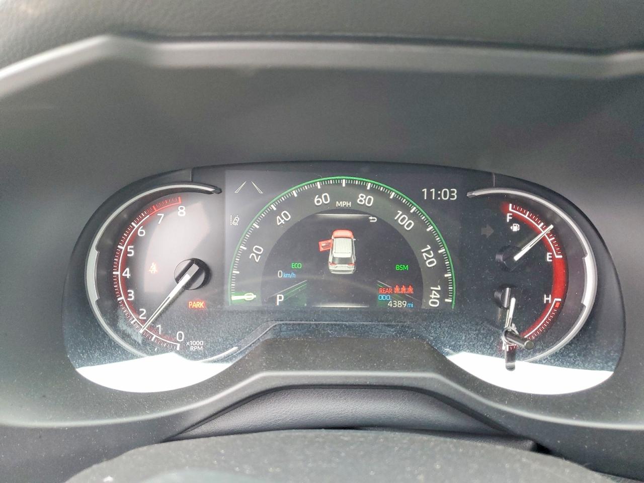 2025 TOYOTA RAV4 XLE photo 25