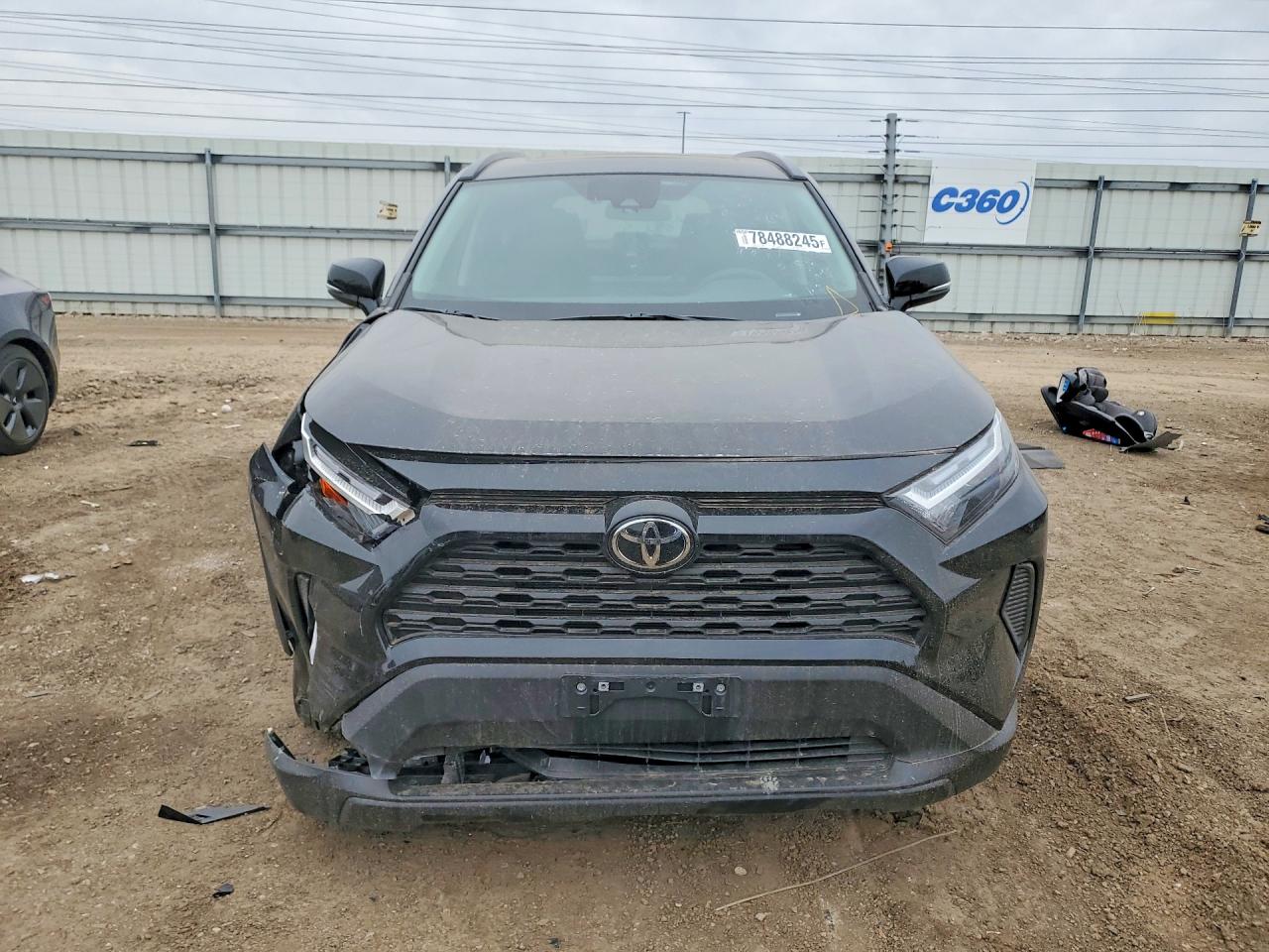 2025 TOYOTA RAV4 XLE photo 13
