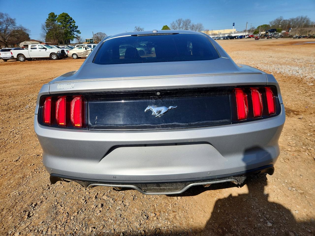 2016 FORD MUSTANG photo 11