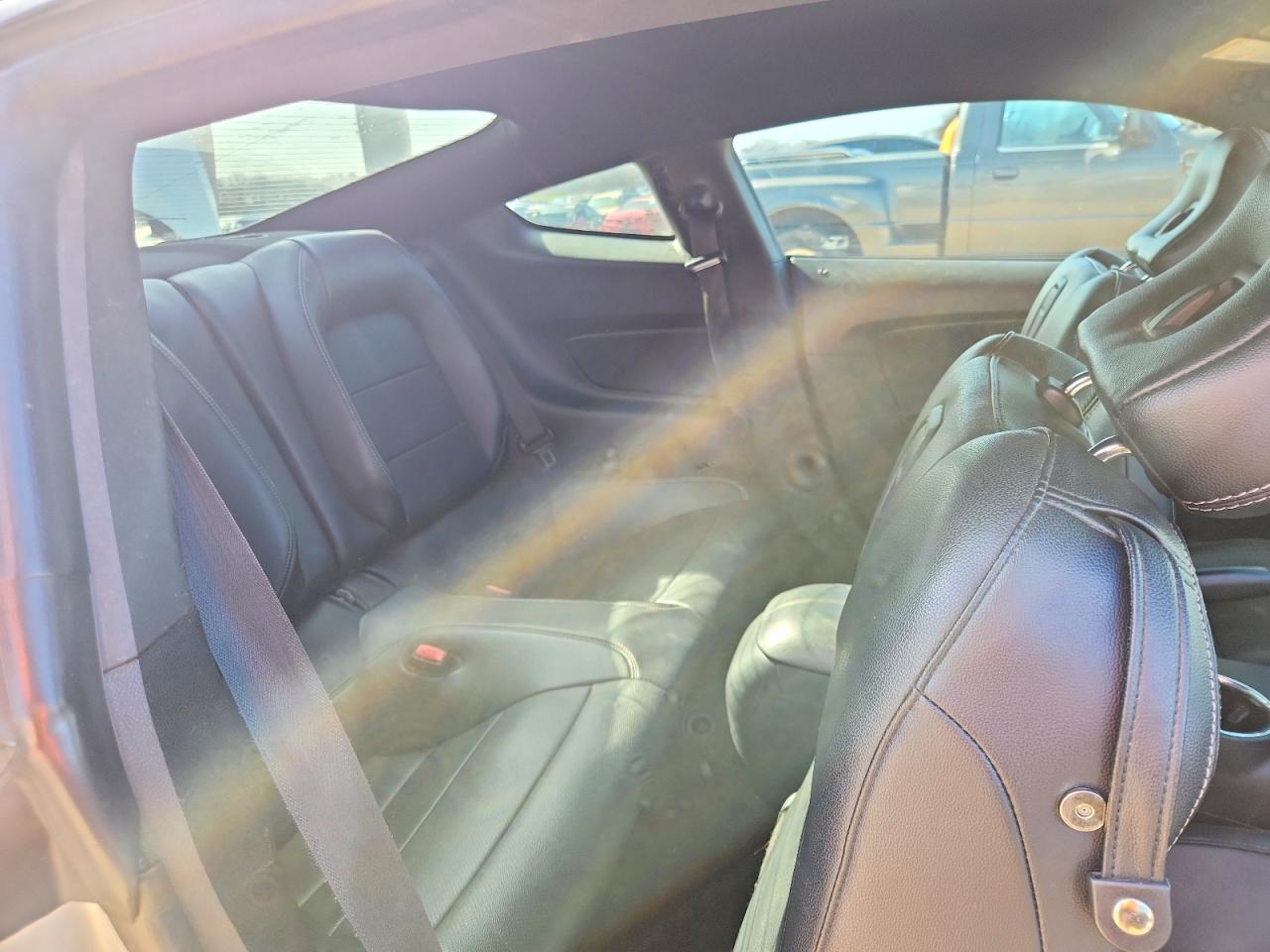 2016 FORD MUSTANG photo 19