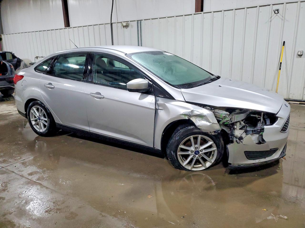 2018 FORD FOCUS SE photo 4