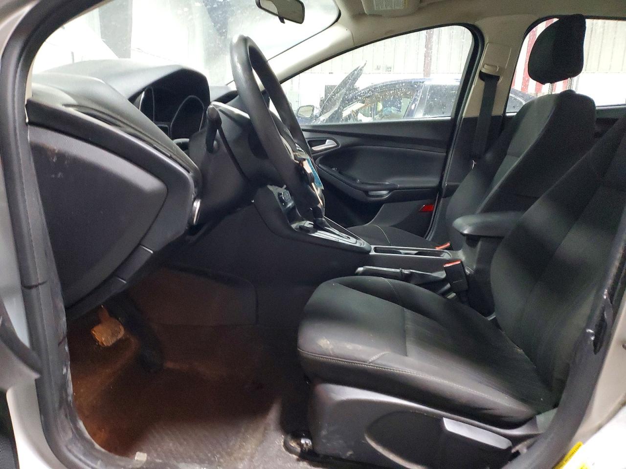 2018 FORD FOCUS SE photo 7