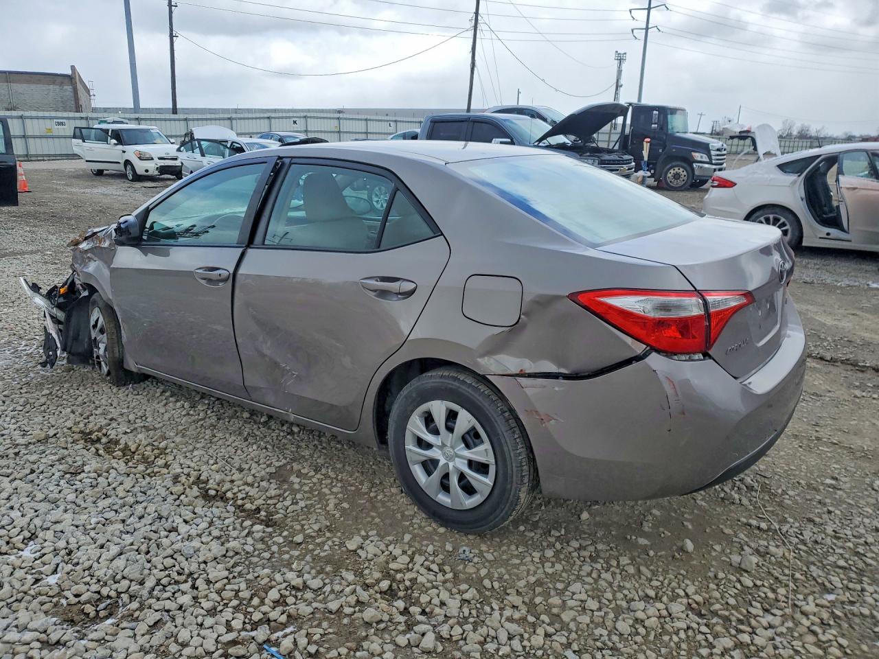 2014 TOYOTA COROLLA photo 3