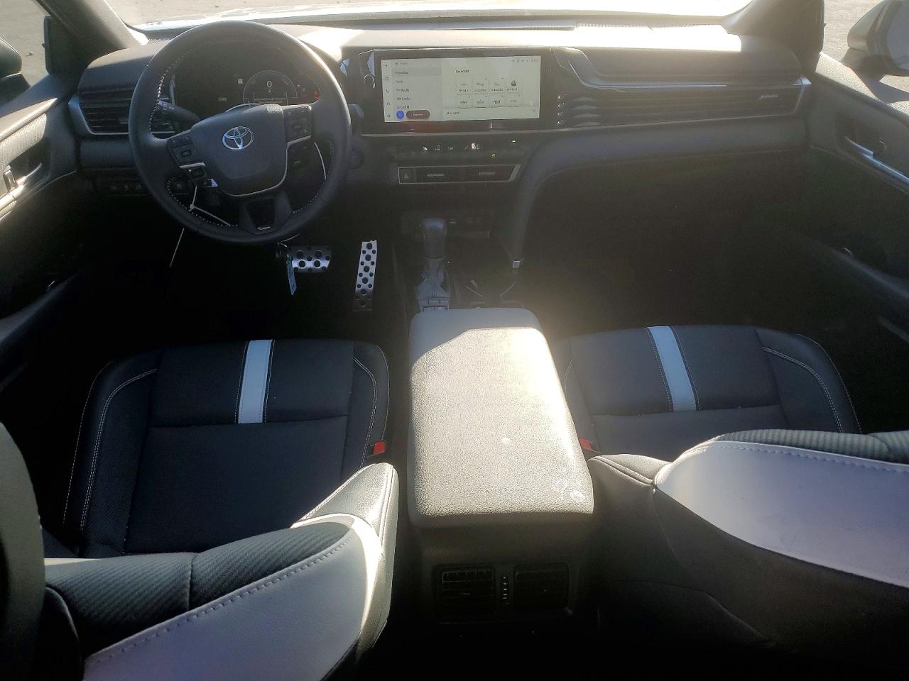 2025 TOYOTA CAMRY SE photo 8