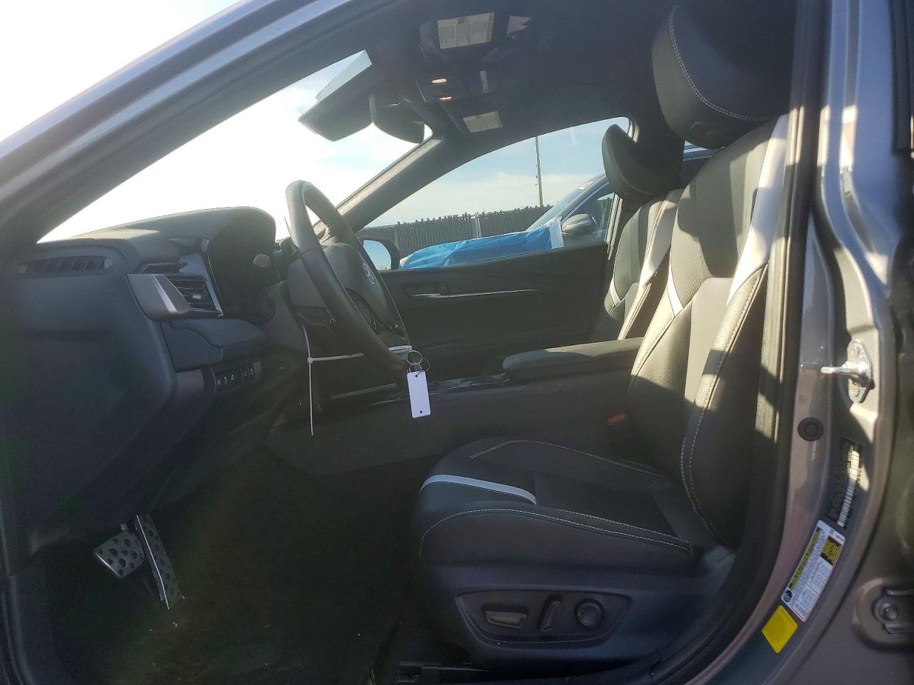 2025 TOYOTA CAMRY SE photo 7