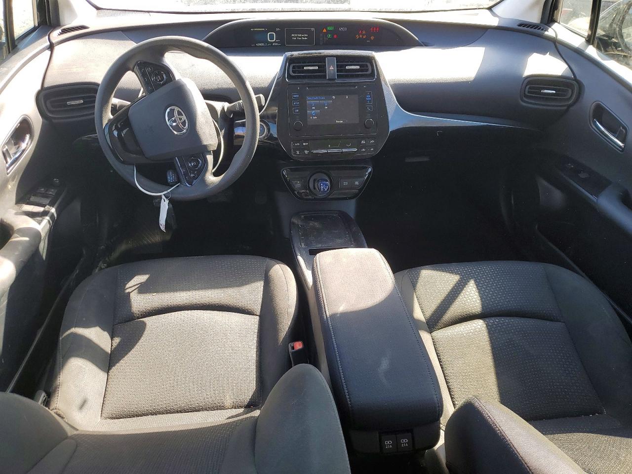 2019 TOYOTA PRIUS LE photo 8