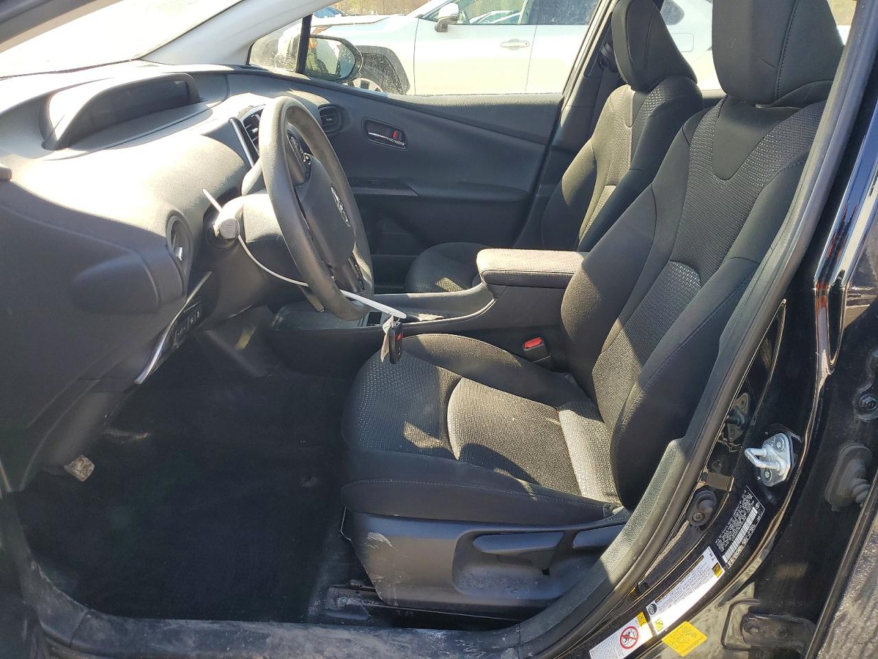 2019 TOYOTA PRIUS LE photo 7