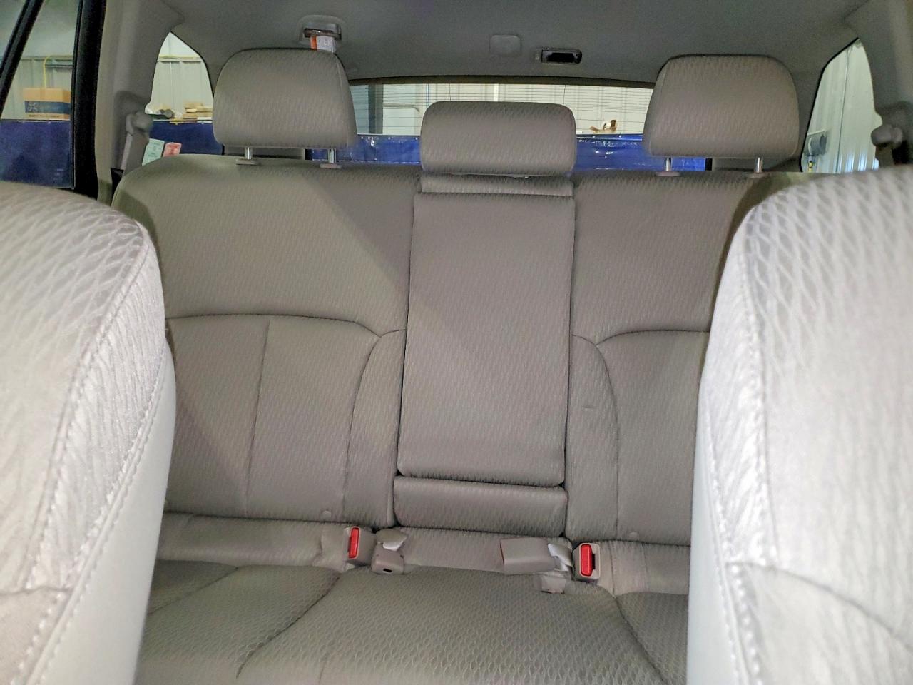 2010 SUBARU OUTBACK 2.5I PREMIUM photo 10
