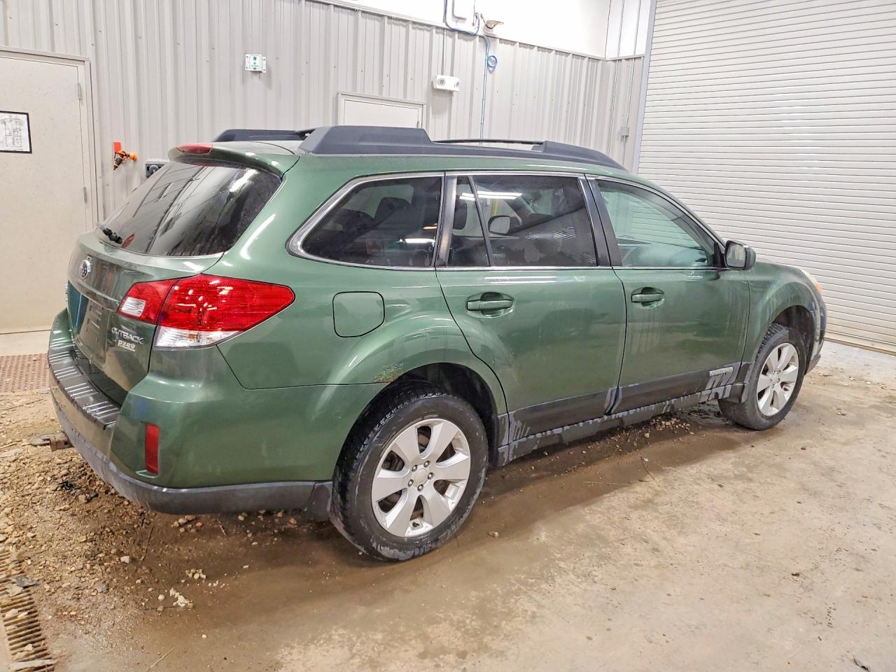 2010 SUBARU OUTBACK 2.5I PREMIUM photo 3