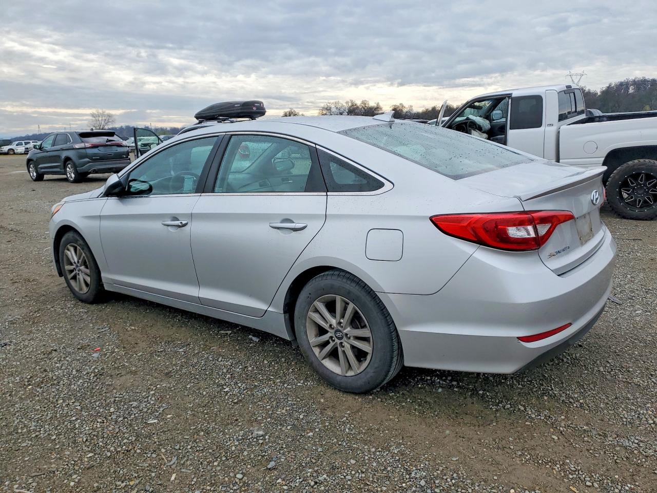 2015 HYUNDAI SONATA SE photo 4
