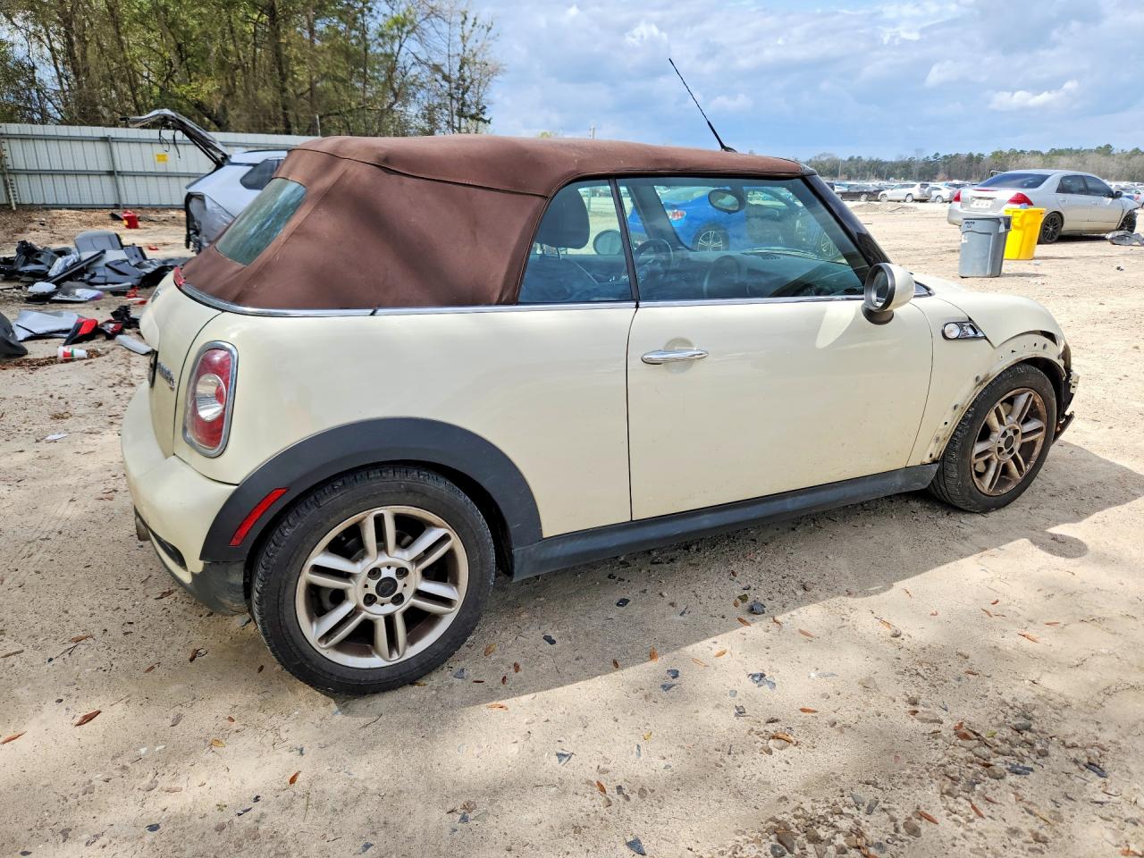 2012 MINI COOPER S photo 3
