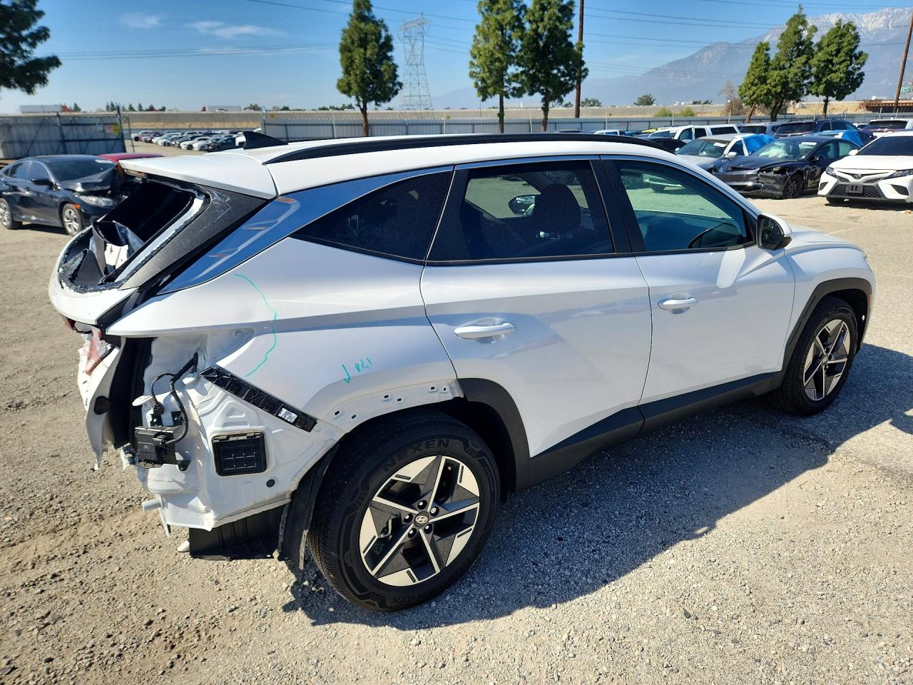2025 HYUNDAI TUCSON SEL photo 5
