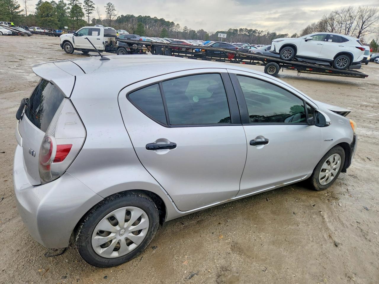 2013 TOYOTA PRIUS C photo 5
