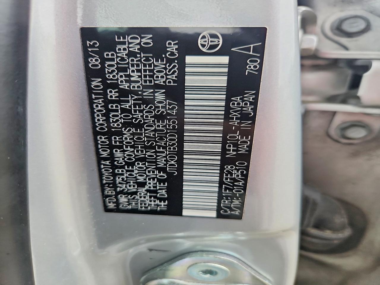 2013 TOYOTA PRIUS C photo 25
