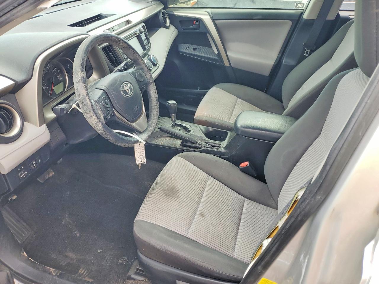 2015 TOYOTA RAV4 LE photo 13